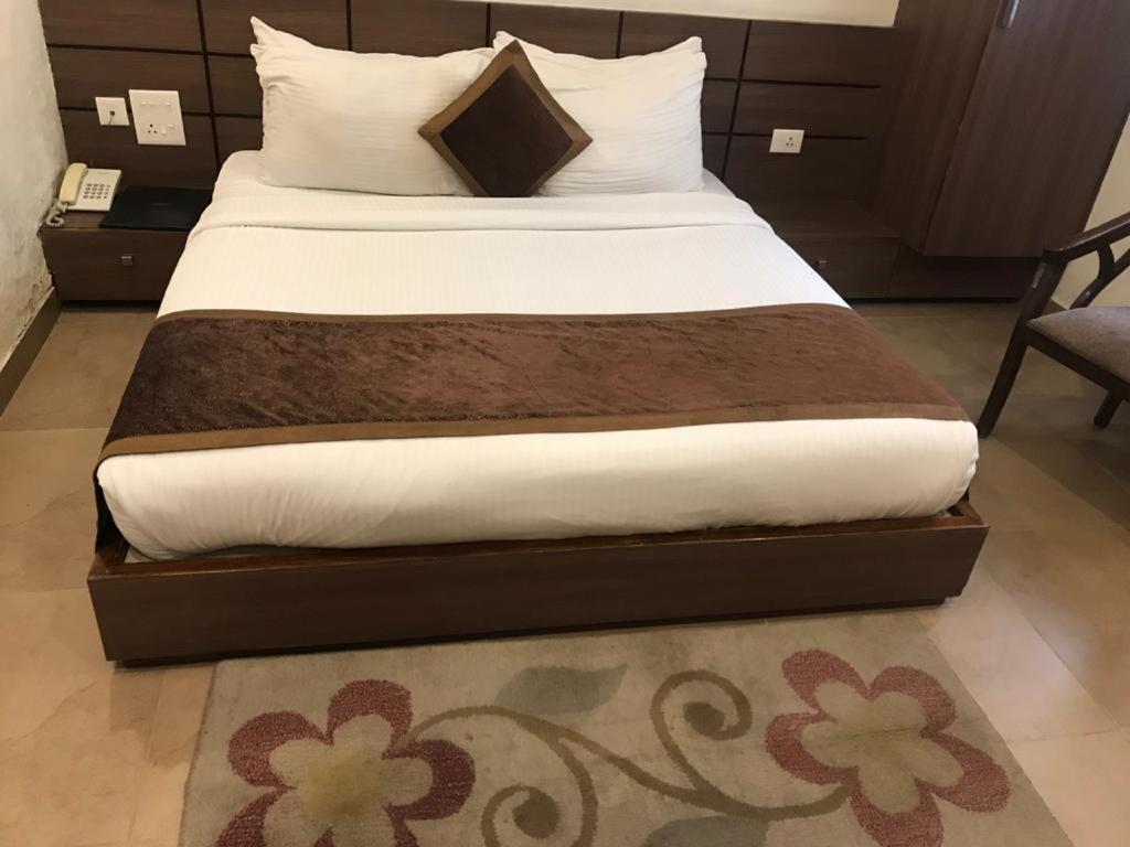 Hotel City Square Hisar ภายนอก รูปภาพ